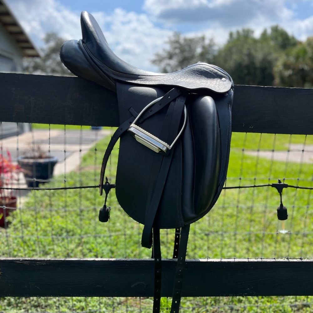 Custom Wolfgang Constance Dressage Saddle 17.5in Buffalo Leather